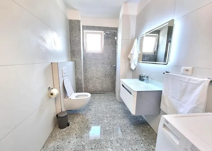 Boheme * Golem (Tirana)